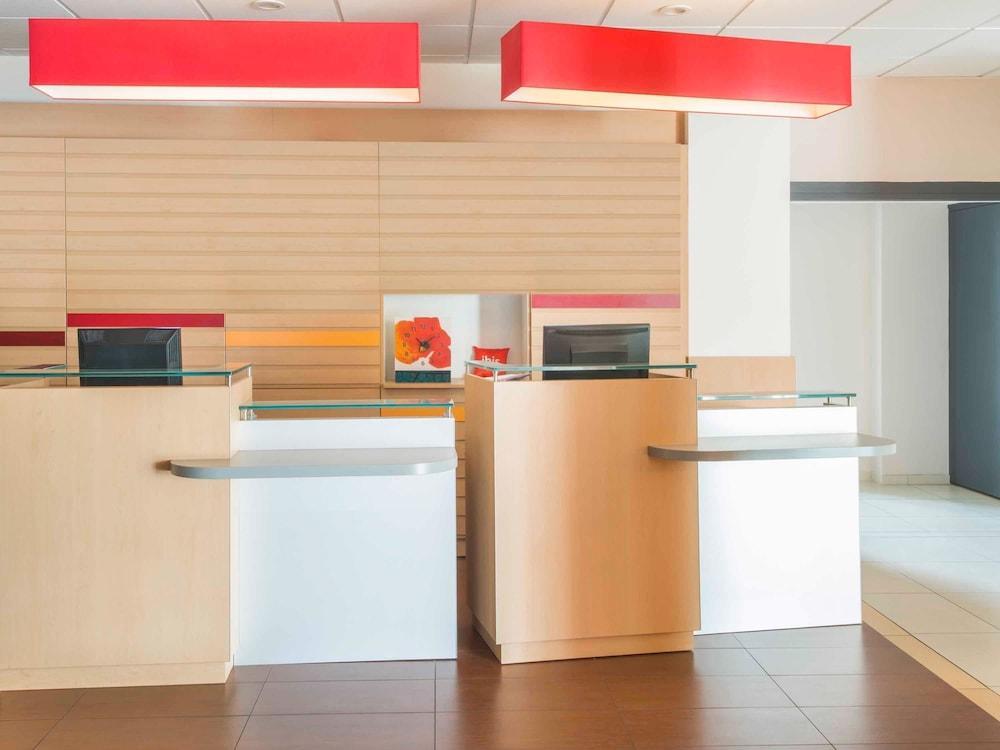Ibis Cholet Hotel Exterior foto