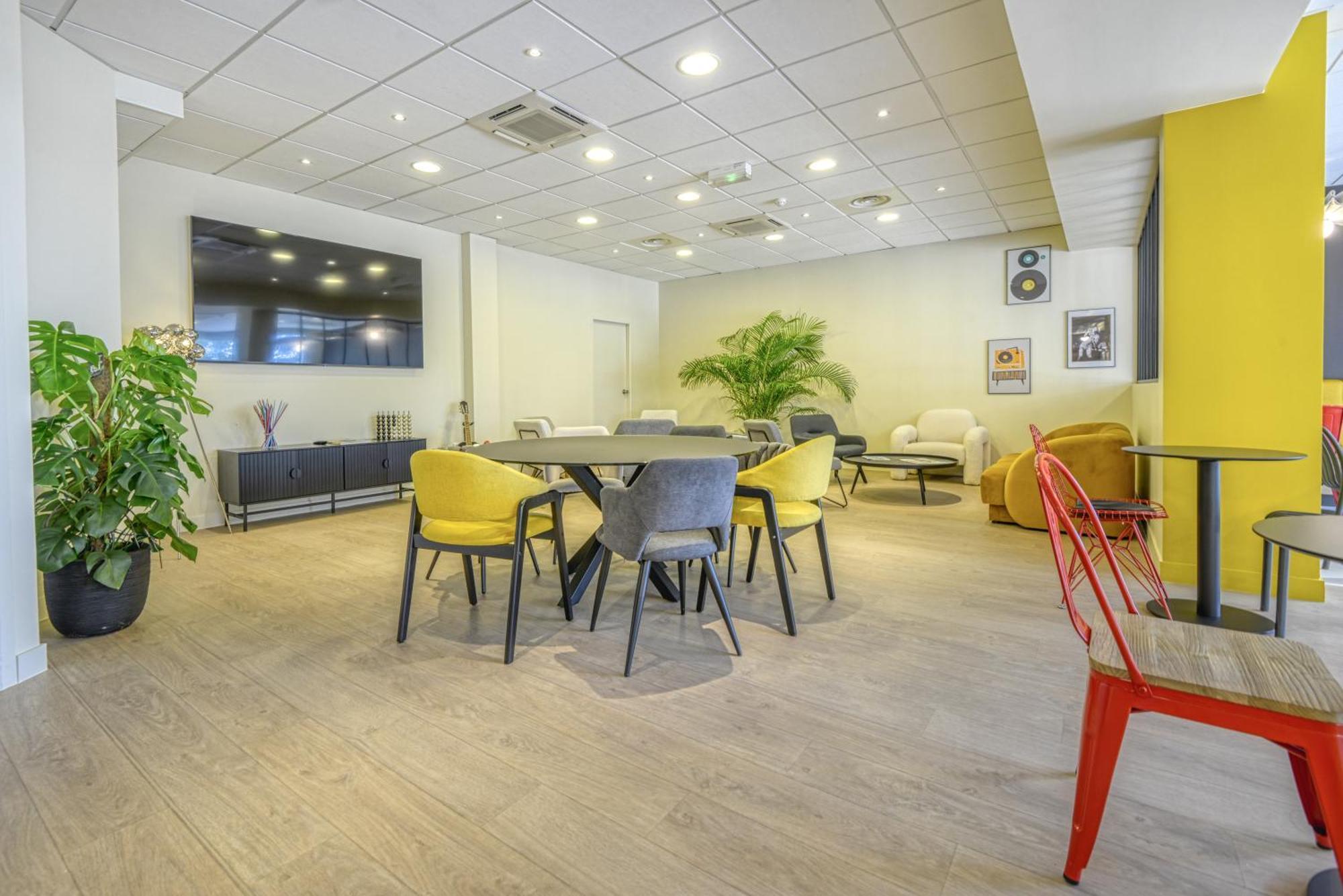 Ibis Cholet Hotel Exterior foto