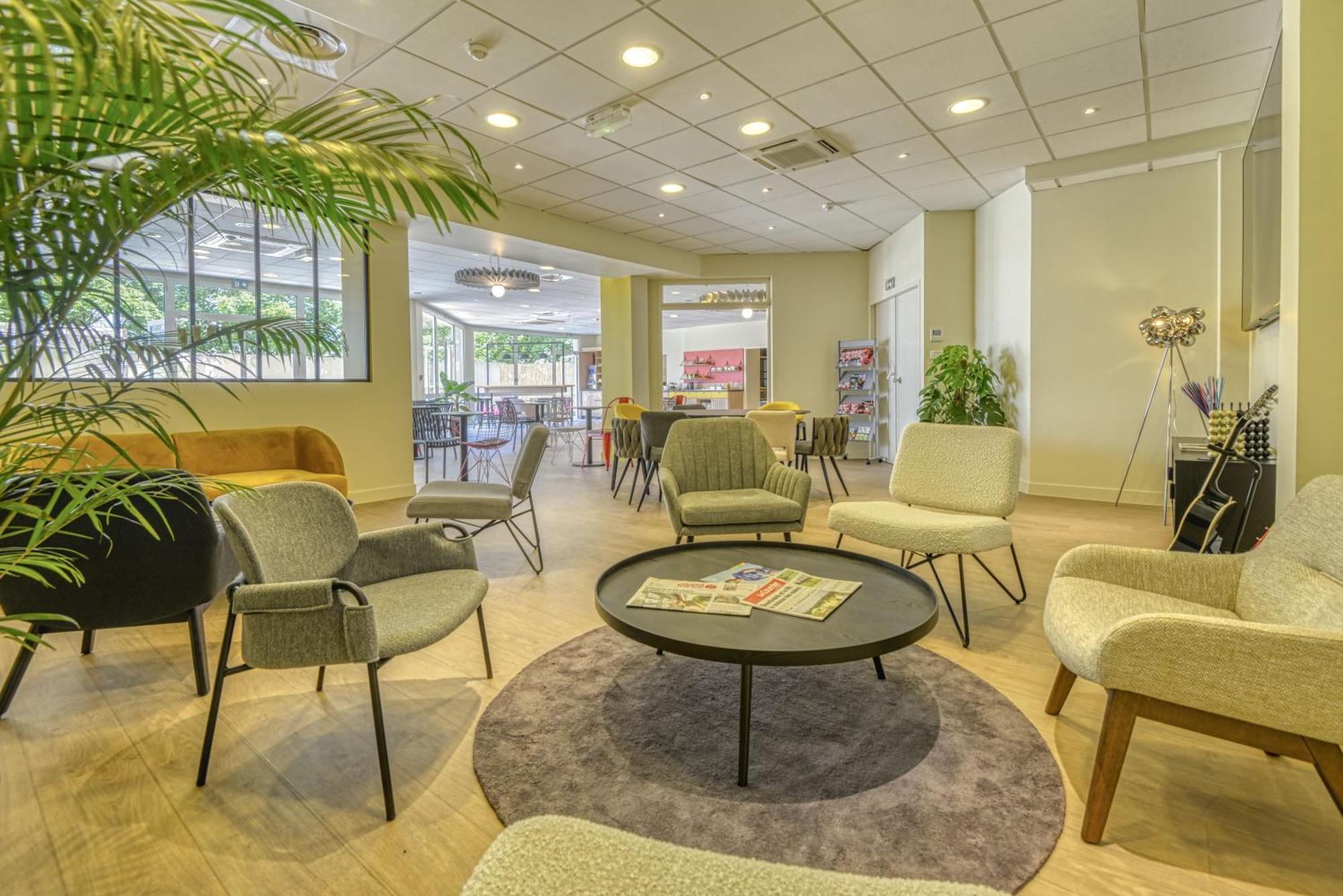 Ibis Cholet Hotel Exterior foto