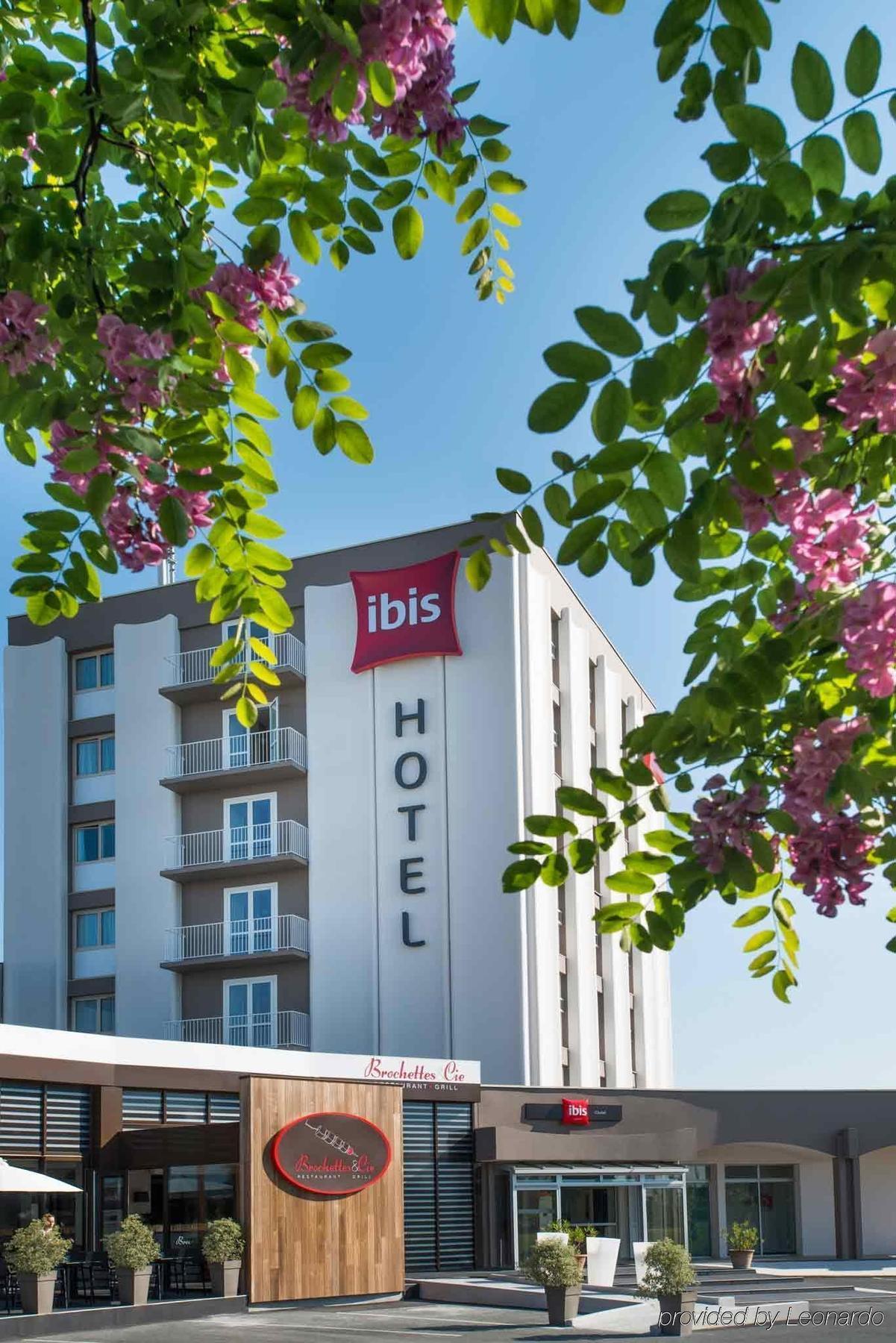 Ibis Cholet Hotel Exterior foto